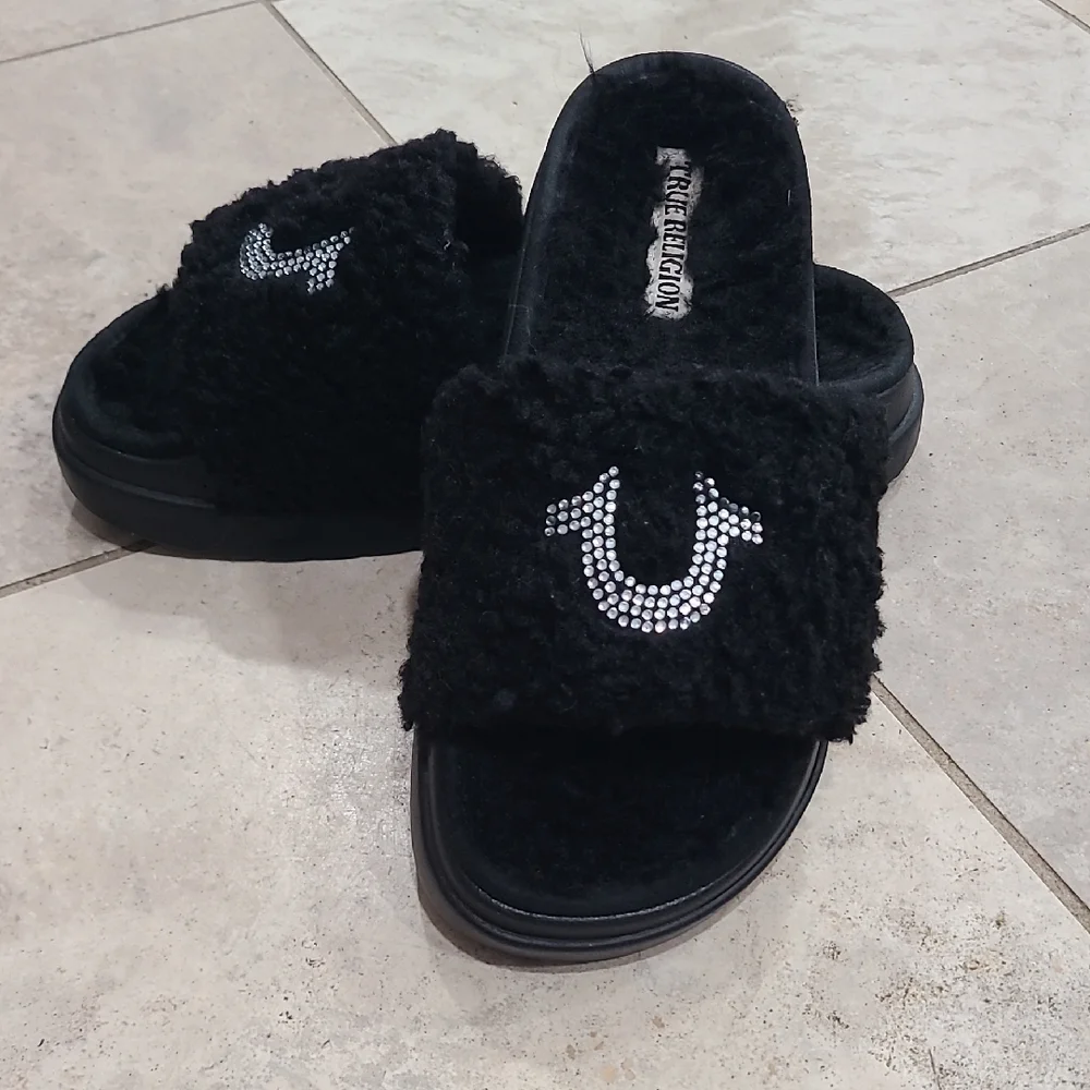 True Religion Black Fuzzy Slides with Rhinestone Detail - Picture 2 of 5